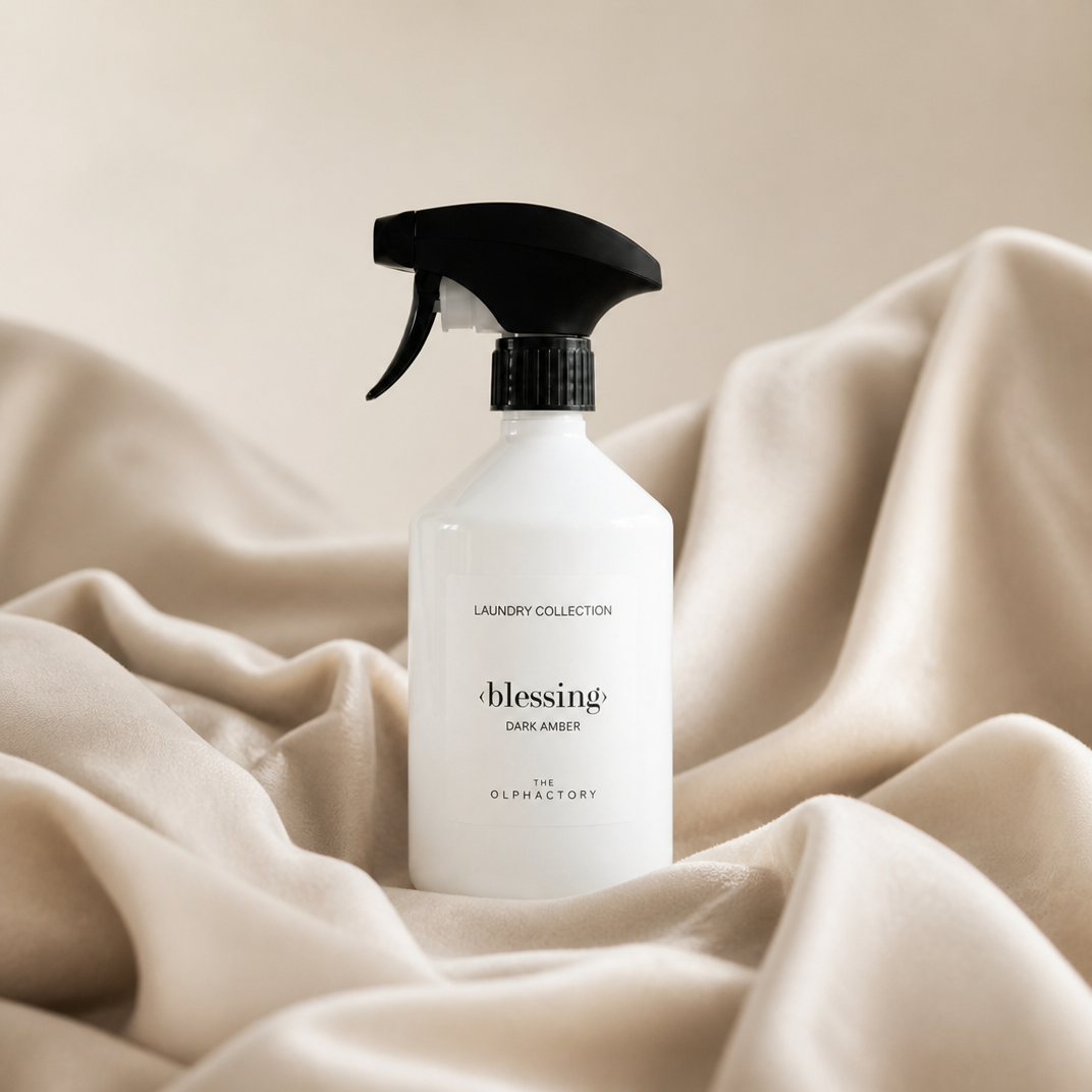 The Olphactory | Blessing Dark Amber | Luxe Textielspray | 500ml