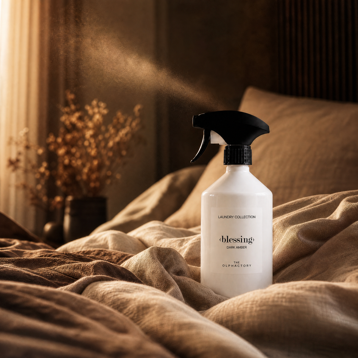 The Olphactory | Blessing Dark Amber | Luxe Textielspray | 500ml